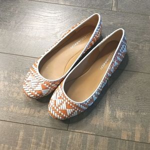 Rebecca Minkoff Uma Tan White Woven Ballet Flats BX192